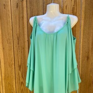 Cute top with cut out shoulder